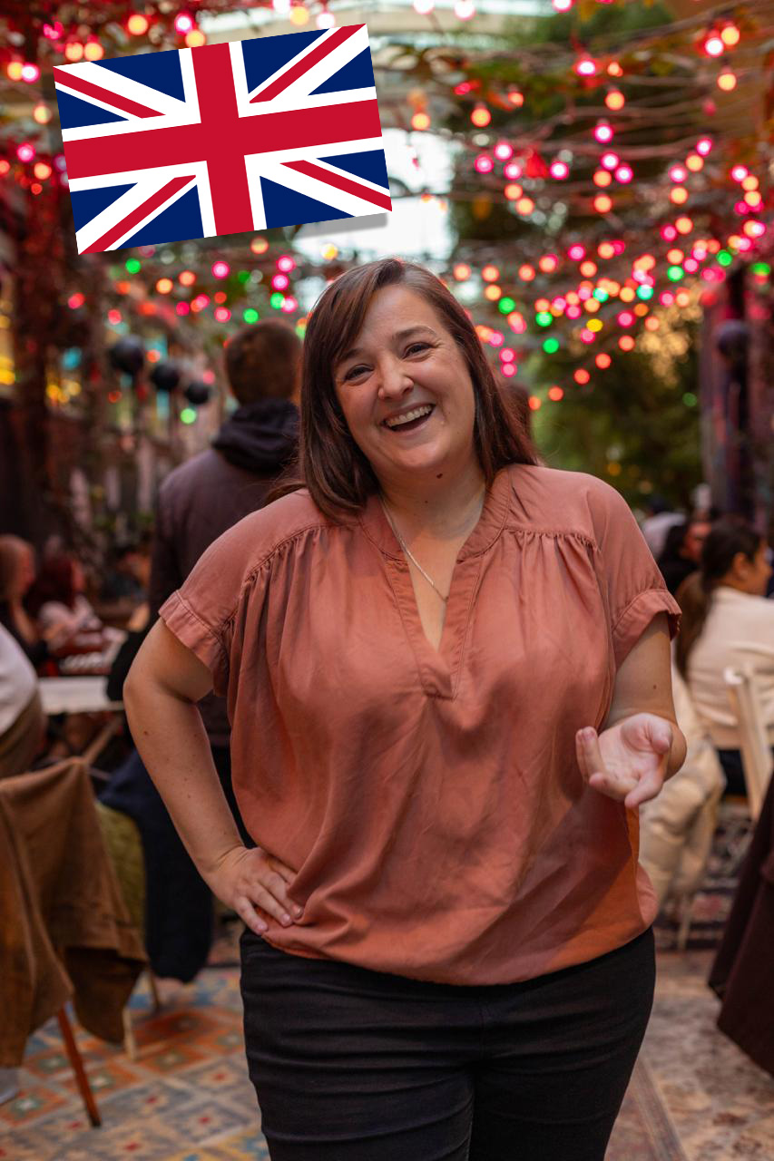 Sara WOODCOCK - Voix off anglaise [UK]